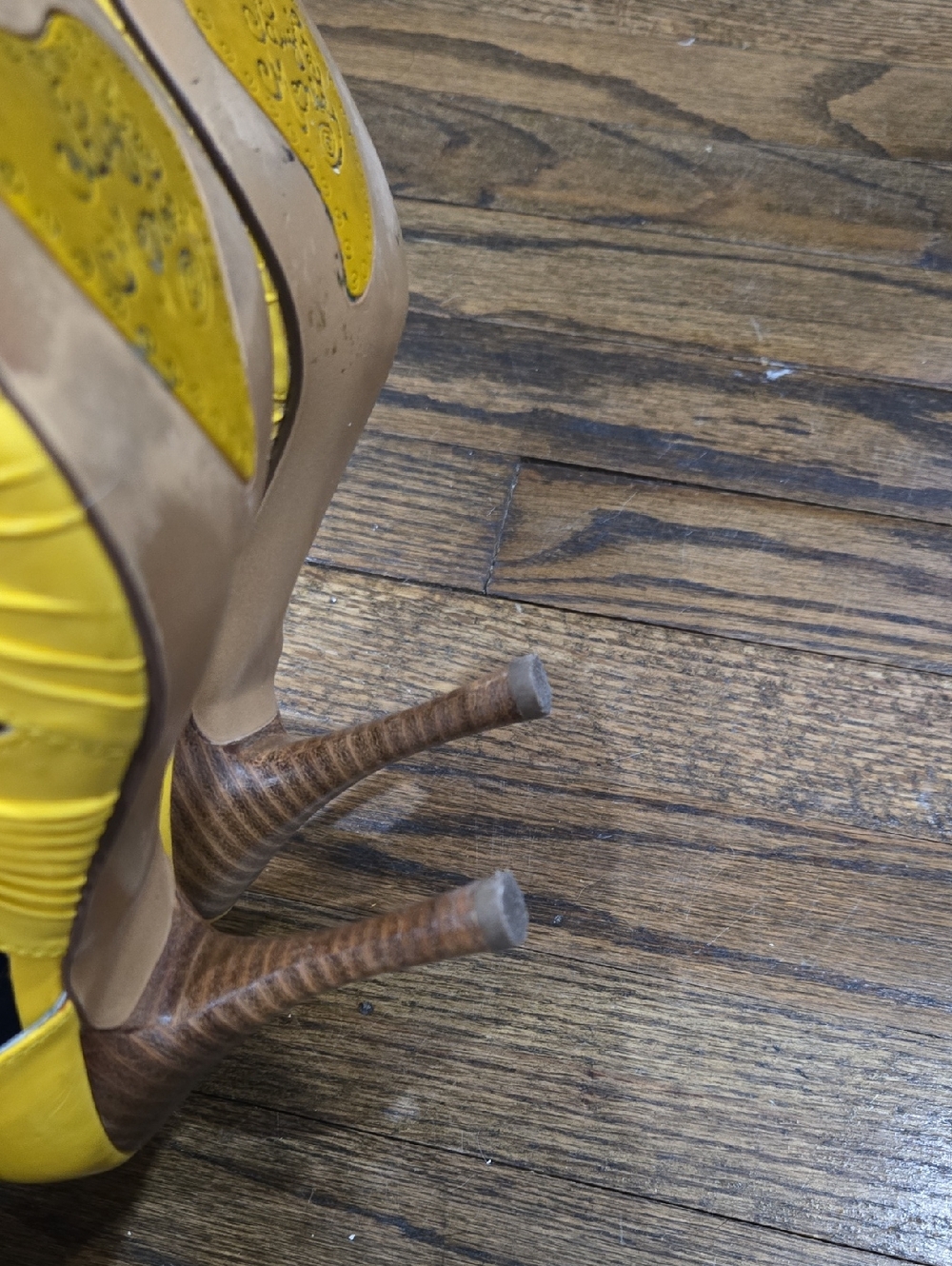 Naughty Monkey Y2K Yellow Ruched Round Toe Heels Size 7 - Picture 10 of 11